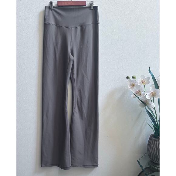 Abercrombie YPB SculptLUX Yoga Flared Leg Pants Women's Leggings Size Large - Picture 1 of 5